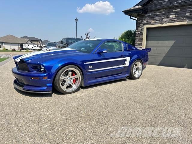 Ford Mustang Автомобілі