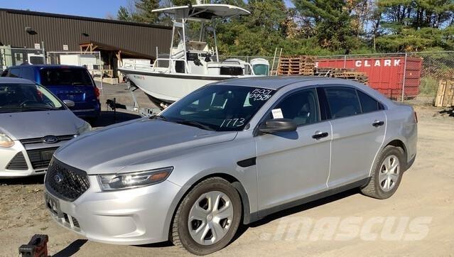 Ford Taurus Автомобілі