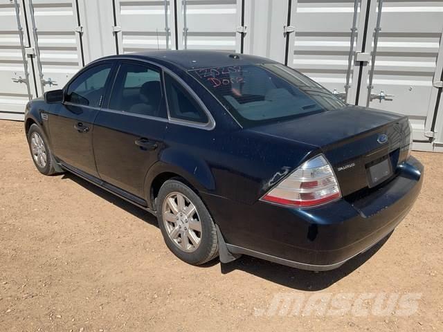 Ford Taurus SE Автомобілі