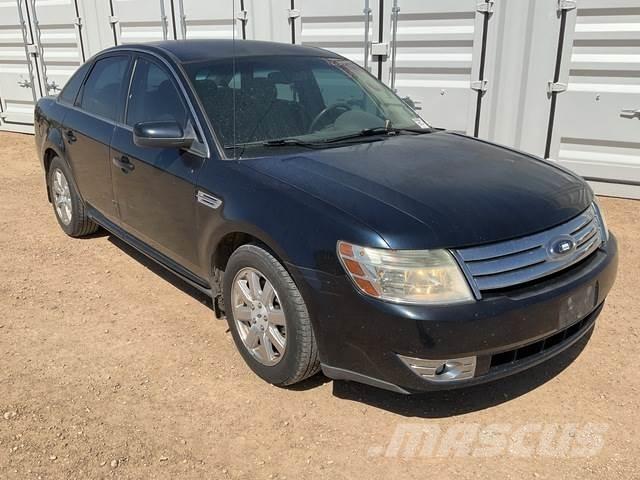 Ford Taurus SE Автомобілі
