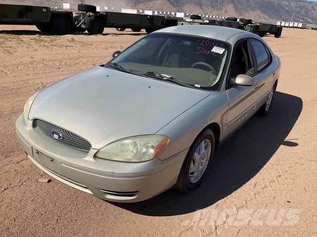 Ford Taurus SE Автомобілі
