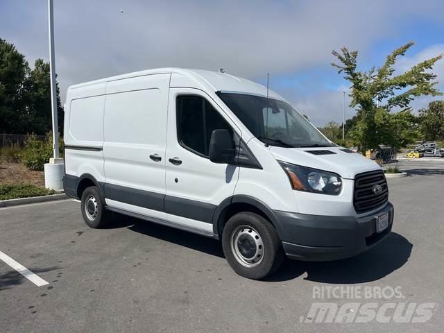 Ford Transit Панельні фургони