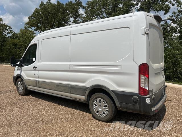 Ford Transit Панельні фургони
