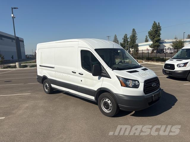 Ford Transit Панельні фургони