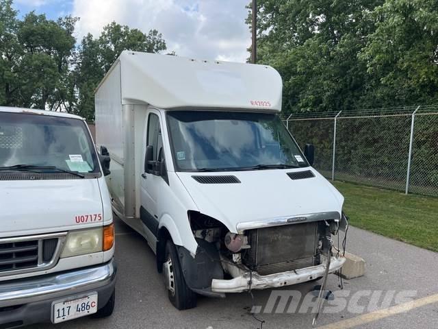 Freightliner  Панельні фургони