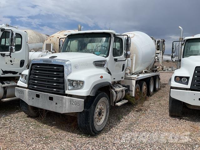 Freightliner  Вантажівки / спеціальні