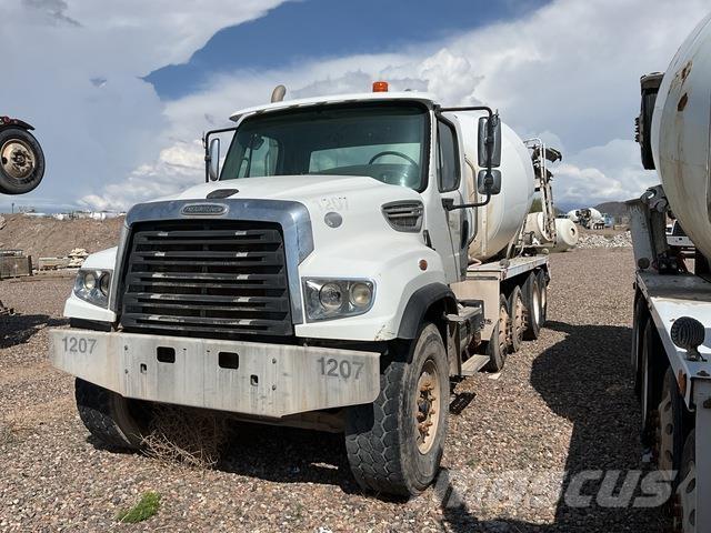 Freightliner  Вантажівки / спеціальні