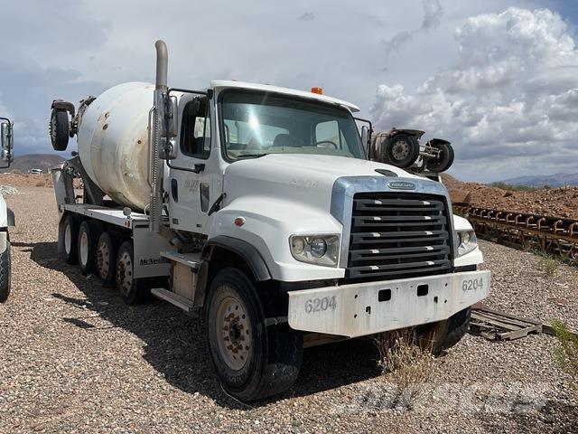 Freightliner  Вантажівки / спеціальні