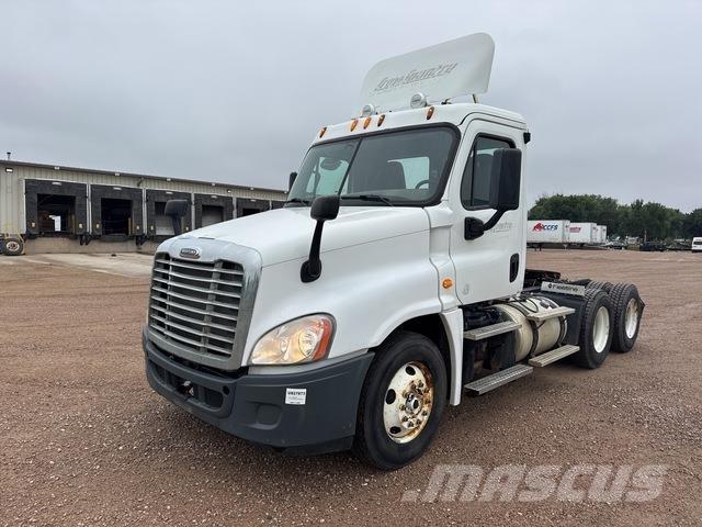 Freightliner  Тягачі