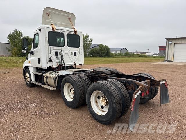Freightliner  Тягачі