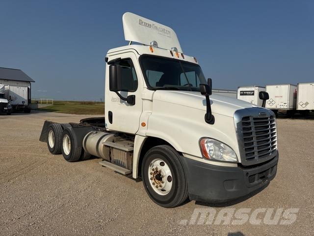 Freightliner  Тягачі