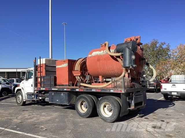 Freightliner  Гусеничні екскаватори