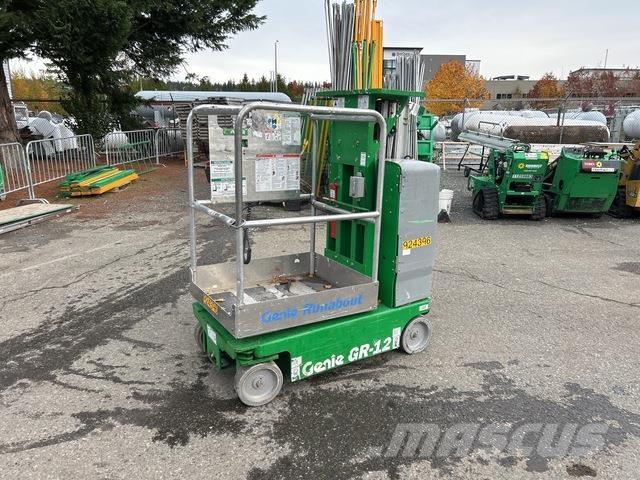 Genie GR-12 Вертикальні щоглові підйомники