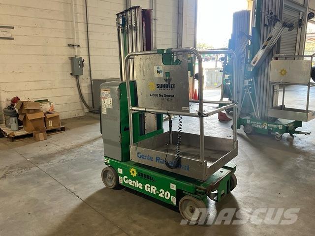 Genie GR-20 Вертикальні щоглові підйомники