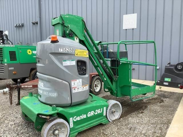 Genie GR26J Вертикальні щоглові підйомники