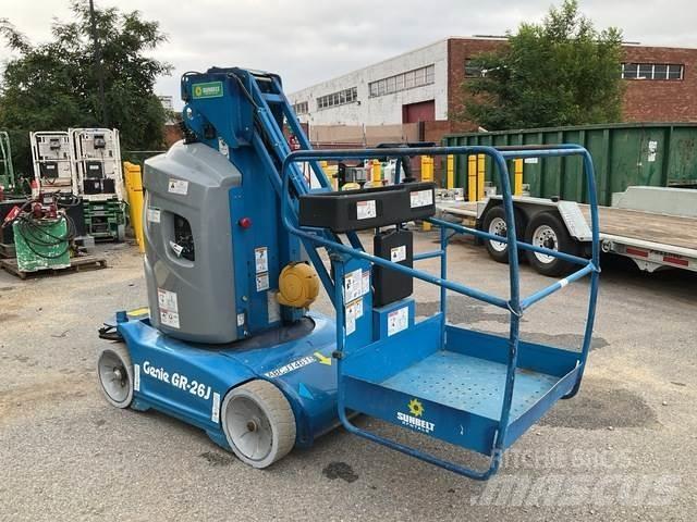 Genie GR26J Вертикальні щоглові підйомники