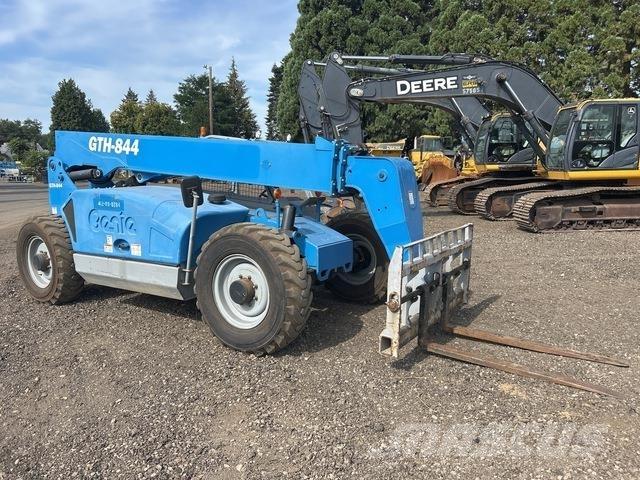 Genie GTH-844 Телескопічні навантажувачі