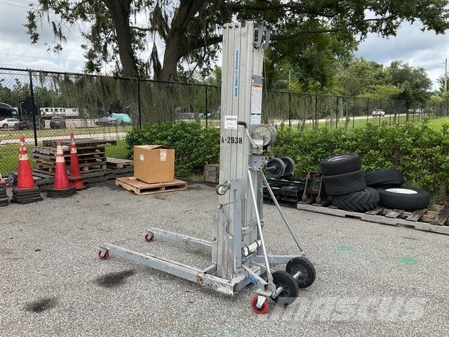 Genie SLC24 Підйомно-транспортне обладнання і вантажні ліфти