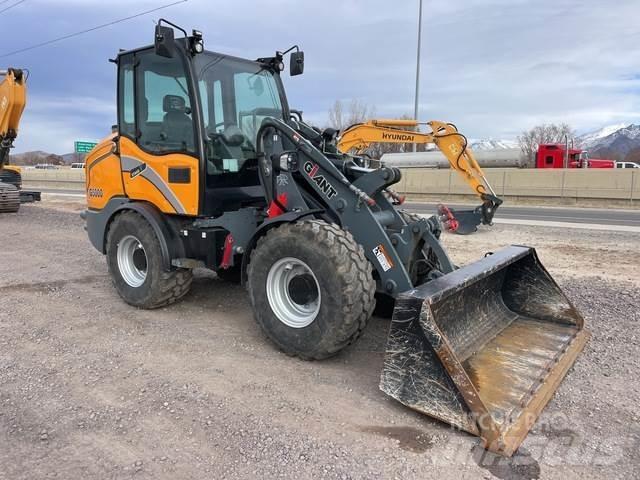 GiANT G5000 Фронтальні навантажувачі