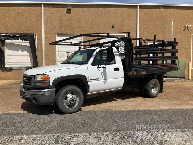 GMC 3500 Вантажівки-платформи/бокове розвантаження