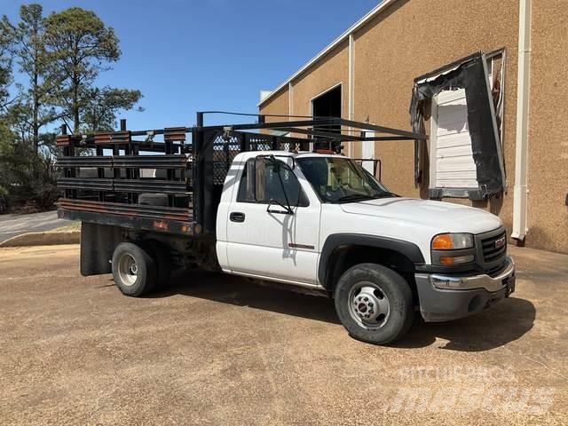 GMC 3500 Вантажівки-платформи/бокове розвантаження