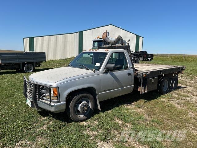 GMC 3500 Вантажівки-платформи/бокове розвантаження