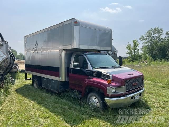 GMC C5500 Фургони