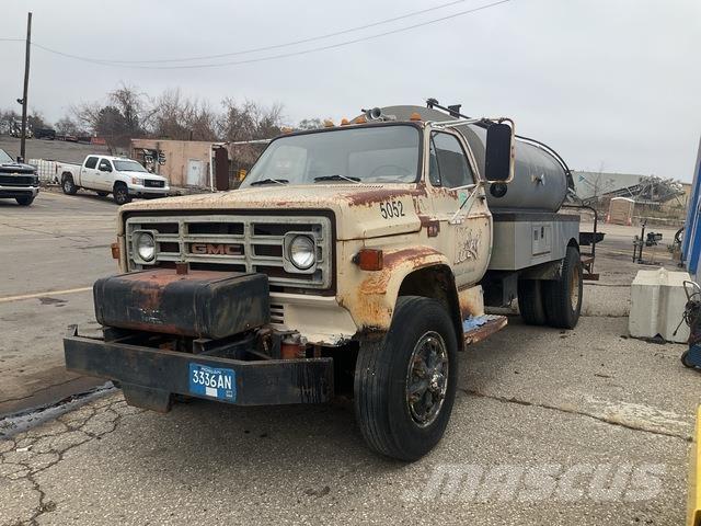 GMC C8500 Вантажівки / спеціальні
