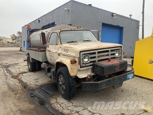 GMC C8500 Вантажівки / спеціальні
