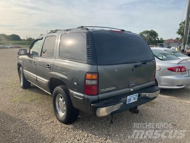 GMC Yukon Автомобілі