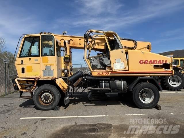 Gradall XL3100 Колісні екскаватори