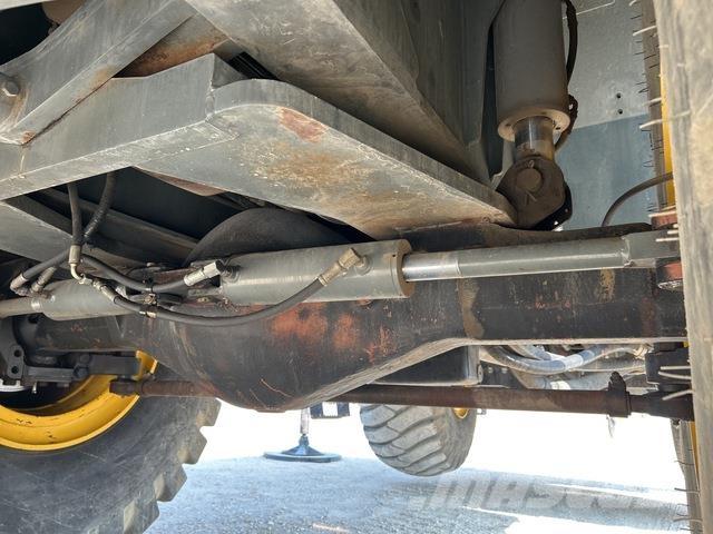 Grove RT700E автокрани всюдиходи