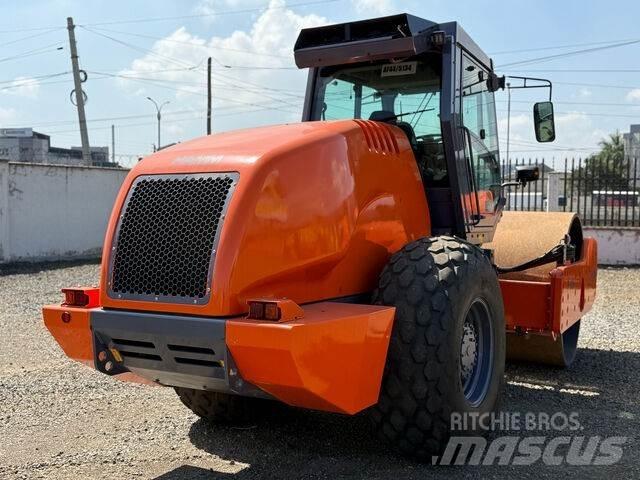 Hamm 320 Грунтові котки