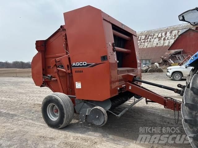 Hesston 5556A Рулонні прес-підбирачі