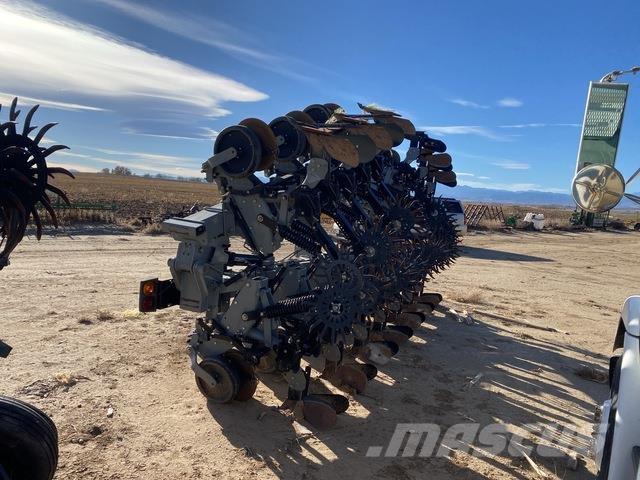 Hiniker 6000 Культиватори