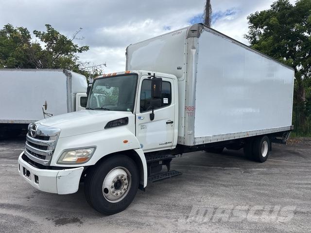 Hino  Фургони