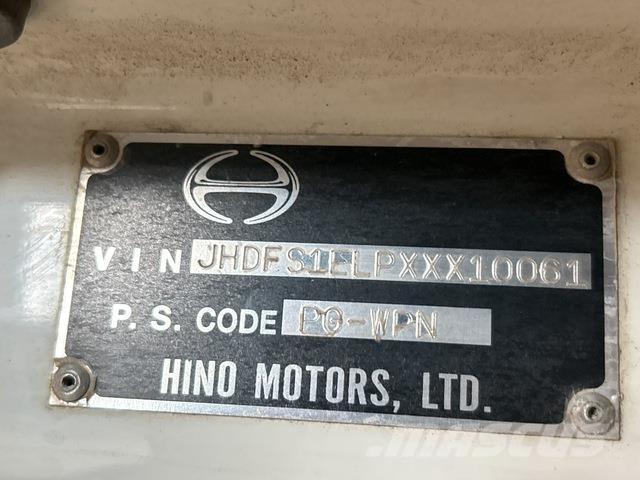 Hino 1ELPG-WPN Тягачі