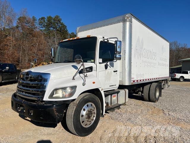 Hino 268 Фургони