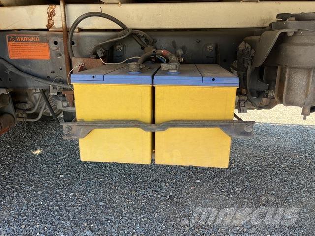 Hino 300 816 Фургони