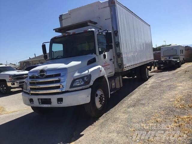 Hino 338 Фургони