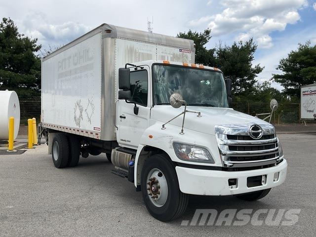Hino 338 Фургони