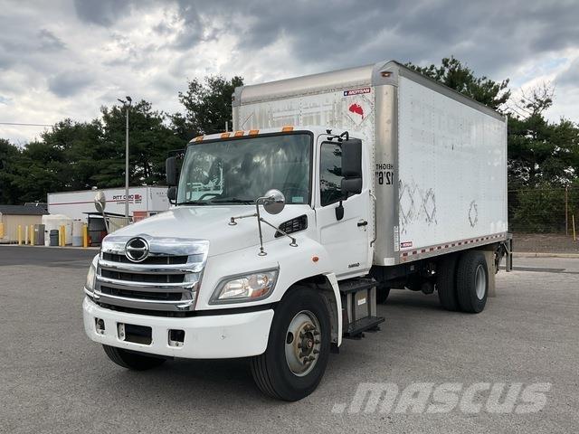 Hino 338 Фургони