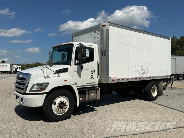 Hino 338 Фургони