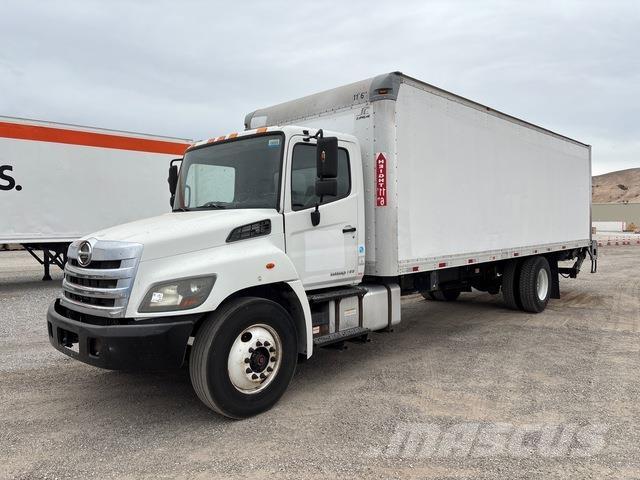 Hino 338 Фургони