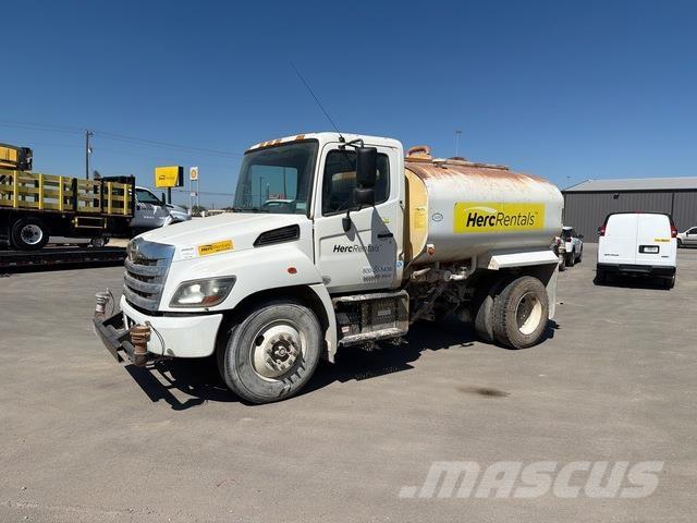 Hino 338 Поливальні машини