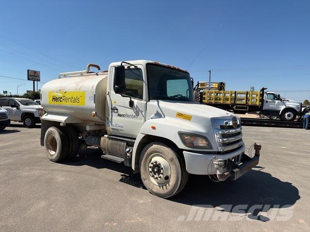 Hino 338 Поливальні машини