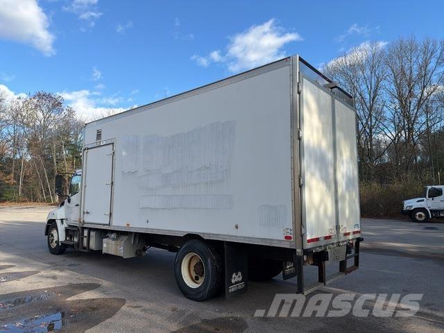 Hino 338 Фургони