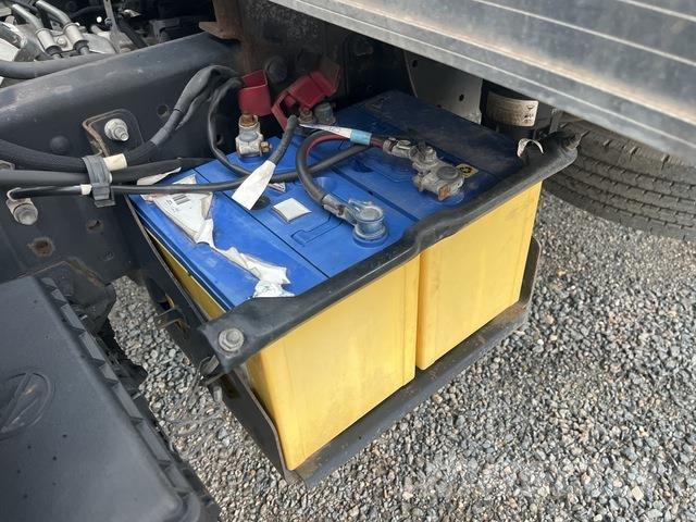 Hino 921 Фургони