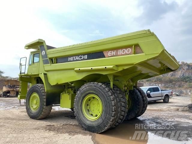 Hitachi EH1100 Зчленовані самоскиди
