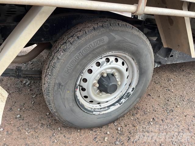 Holden Rodeo Пікапи / Бічне розвантаження